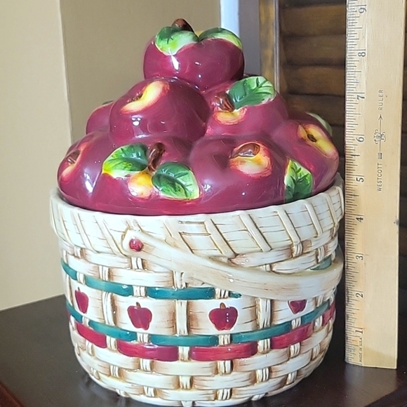 Heartfelt Kitchen Creations Apple Canister - Picture 5 of 9